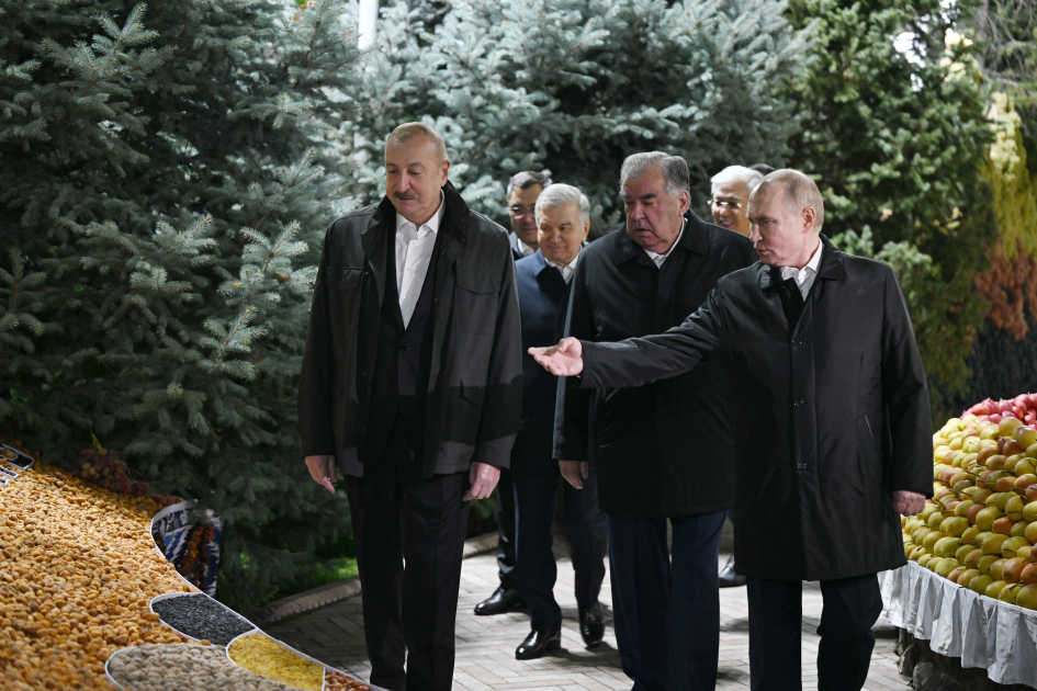 Президент Ильхам Алиев принял участие в неформальном ужине глав государств СНГ в Душанбе (ФОТО/ВИДЕО)