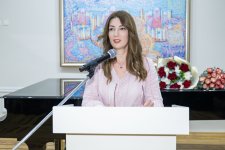 Ностальгия и чувства старого бакинца Арифа Алескерова - на открытии потрясающей экспозиции (ФОТО)