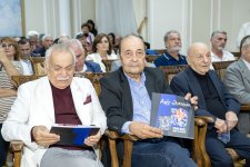 Ностальгия и чувства старого бакинца Арифа Алескерова - на открытии потрясающей экспозиции (ФОТО)