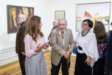 Ностальгия и чувства старого бакинца Арифа Алескерова - на открытии потрясающей экспозиции (ФОТО)