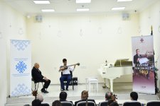 С участием выдающегося тариста Вамига Мамедалиева стартовал цикл мастер-классов известных деятелей культуры (ФОТО)