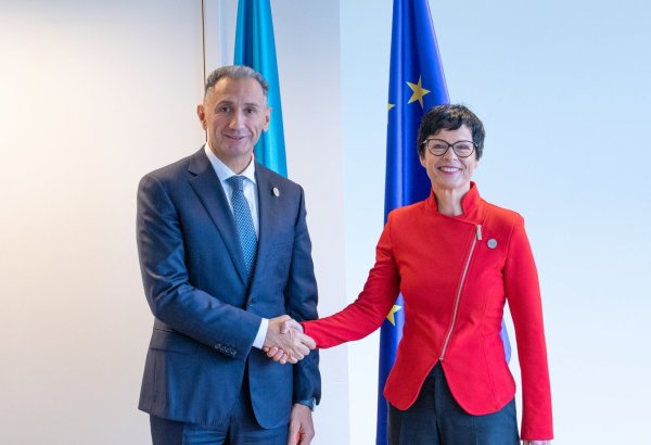 Рашад Набиев обсудил с еврокомиссаром расширение сотрудничества в нескольких областях