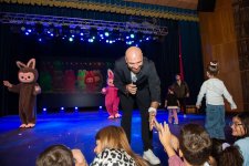 В Баку представлено театрально-цирковое шоу с участием персонажей Лабубу (ФОТО)