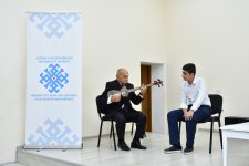 С участием выдающегося тариста Вамига Мамедалиева стартовал цикл мастер-классов известных деятелей культуры (ФОТО)