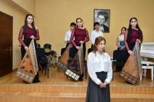 С участием выдающегося тариста Вамига Мамедалиева стартовал цикл мастер-классов известных деятелей культуры (ФОТО)