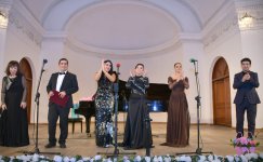 Как на побережье Каспия в Баку шепчутся волны… (ФОТО)