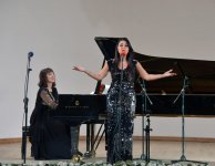 Как на побережье Каспия в Баку шепчутся волны… (ФОТО)