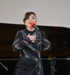 Как на побережье Каспия в Баку шепчутся волны… (ФОТО)