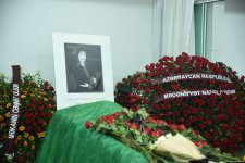 В Баку прошла церемония прощания с народной артисткой Азербайджана Аминой Юсифгызы - обновлено (ФОТО)