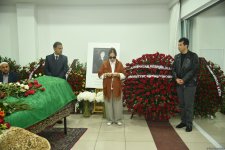 В Баку прошла церемония прощания с народной артисткой Азербайджана Аминой Юсифгызы - обновлено (ФОТО)