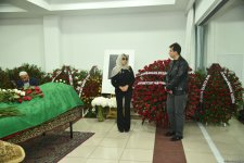В Баку прошла церемония прощания с народной артисткой Азербайджана Аминой Юсифгызы - обновлено (ФОТО)