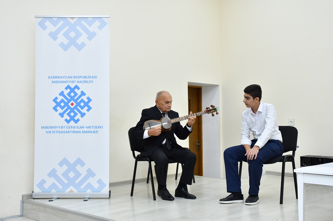 С участием выдающегося тариста Вамига Мамедалиева стартовал цикл мастер-классов известных деятелей культуры (ФОТО)