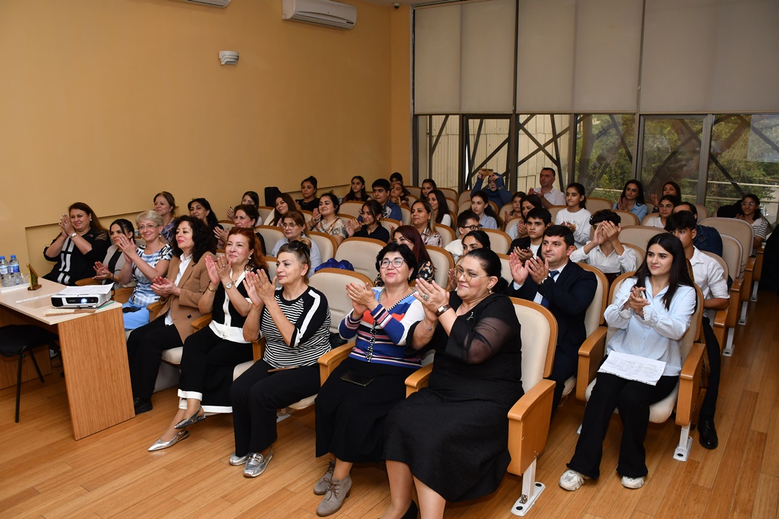 С участием выдающегося тариста Вамига Мамедалиева стартовал цикл мастер-классов известных деятелей культуры (ФОТО)