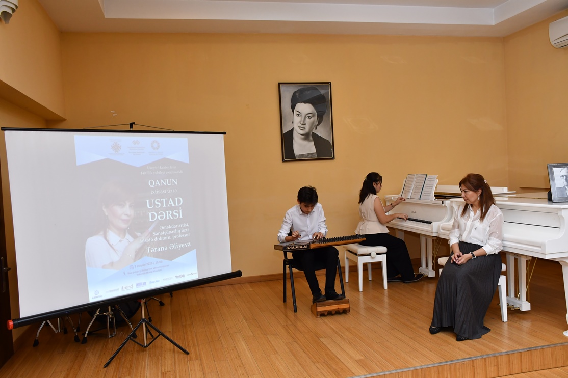 С участием выдающегося тариста Вамига Мамедалиева стартовал цикл мастер-классов известных деятелей культуры (ФОТО)