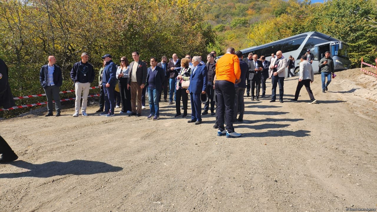Началась поездка участников международной конференции в Агдере (ФОТО)