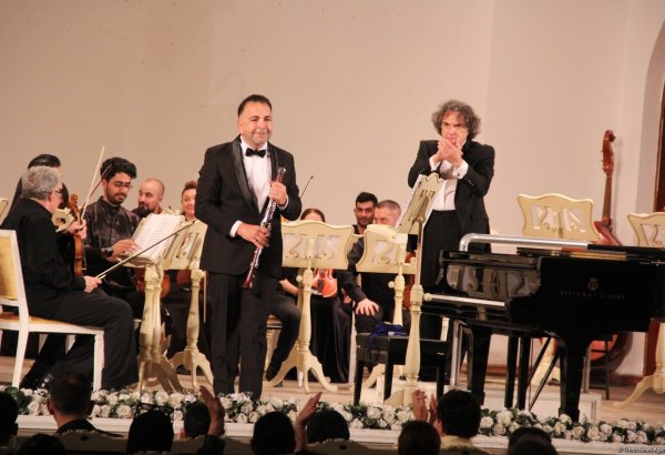 Спустя 234 года в Баку - Моцарт против ИИ. Кто умеет говорить с душой: алгоритм или человек? (ФОТО/ВИДЕО)