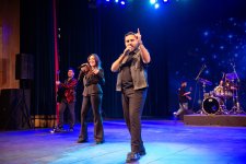 Один вечер - и вся жизнь на кассете: в Баку вспомнили золотые 90-е (ФОТО)