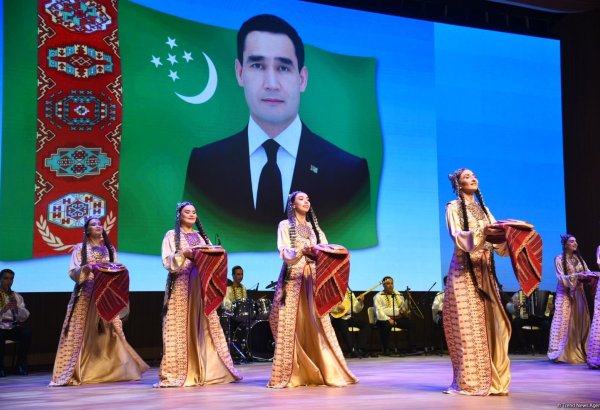 В Баку состоялось торжественное открытие Дней культуры Туркменистана -национальные костюмы, ювелирные украшения, концерт (ФОТО)