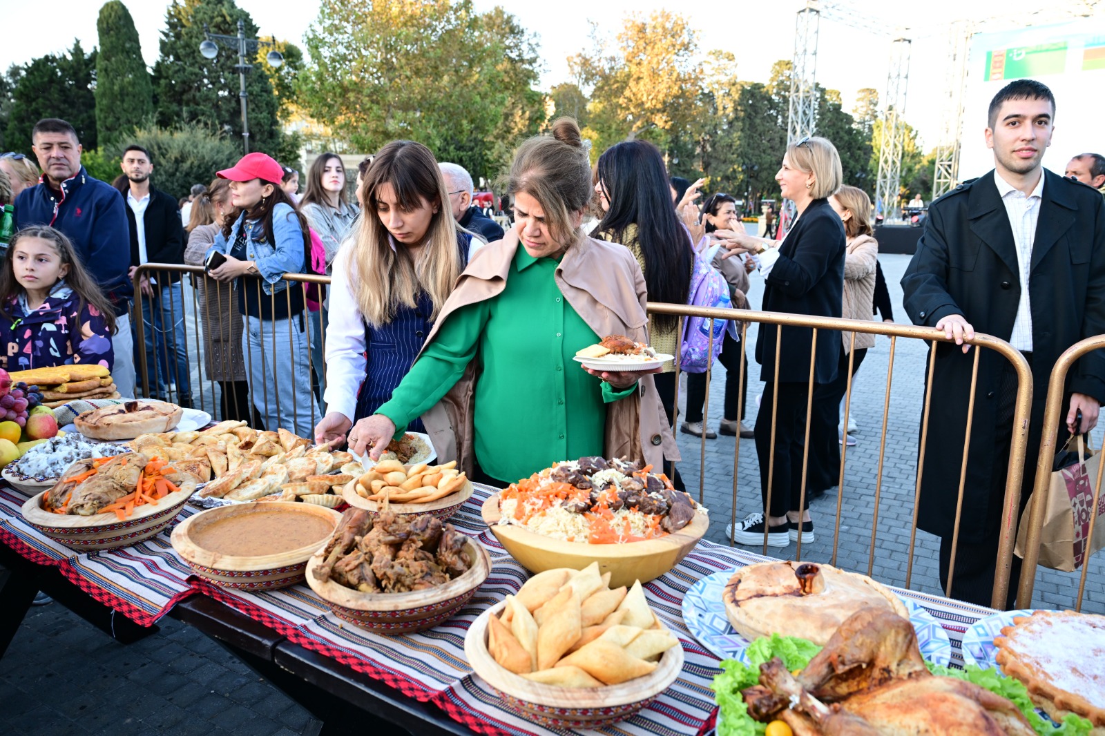 Праздник вкусов и братства - в Баку представили кулинарное и музыкальное наследие Туркменистана (ФОТО)