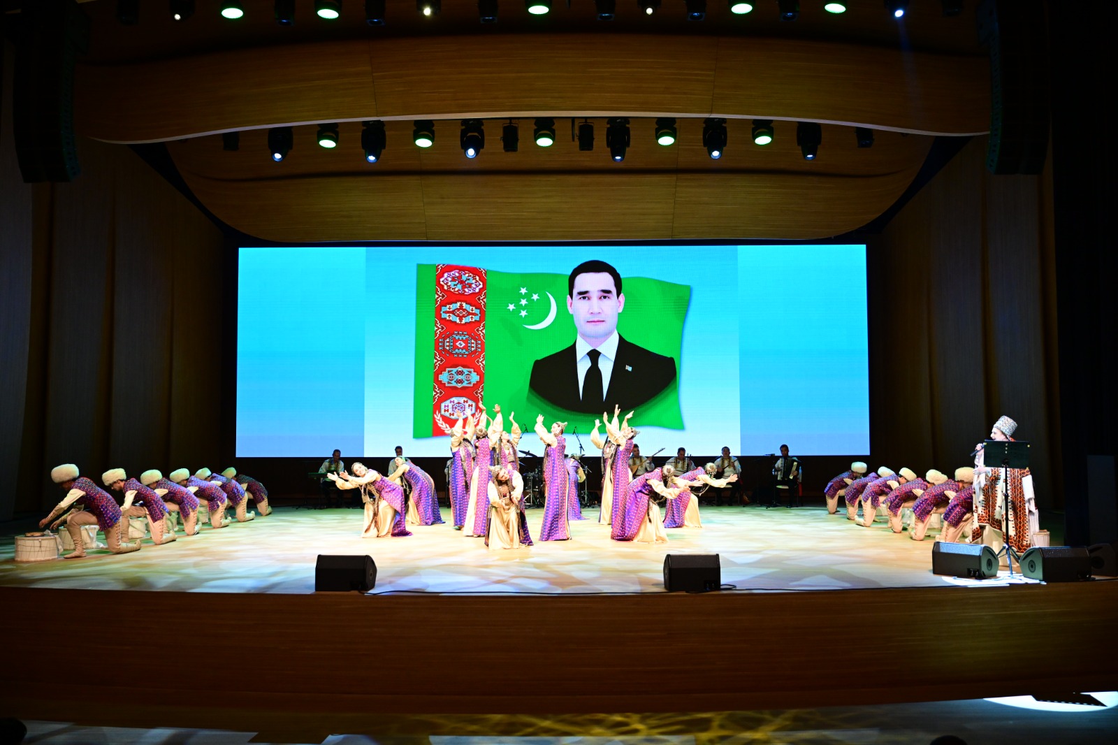 В Баку состоялось торжественное открытие Дней культуры Туркменистана -национальные костюмы, ювелирные украшения, концерт (ФОТО)