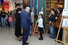 Как в Баку решили побудить взрослых более активно вовлекать детей в культурную среду (ФОТО)