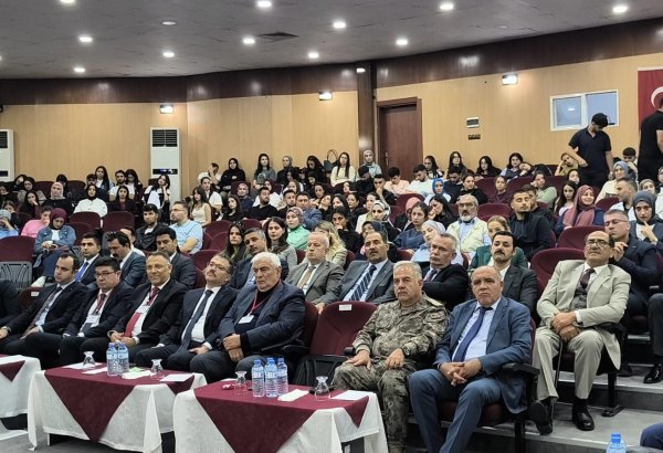 В Игдыре прошла международная конференция, посвященная Деде Горгуду (ФОТО)