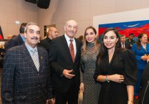 Лейла Алиева и Арзу Алиева присутствовали на открытии международной художественной выставки MAMA «Мать-природа» в Берлине (ФОТО)