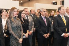 Лейла Алиева и Арзу Алиева присутствовали на открытии международной художественной выставки MAMA «Мать-природа» в Берлине (ФОТО)