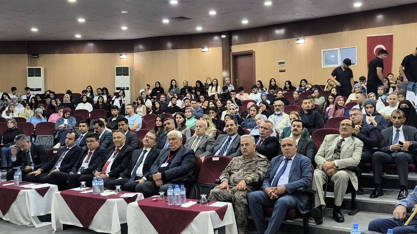 В Игдыре прошла международная конференция, посвященная Деде Горгуду (ФОТО)