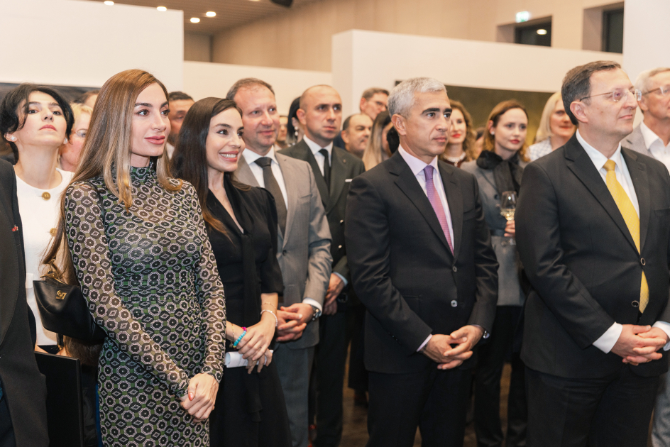 Лейла Алиева и Арзу Алиева присутствовали на открытии международной художественной выставки MAMA «Мать-природа» в Берлине (ФОТО)