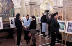 В Тбилиси с большим успехом прошел показ азербайджанского спектакля "Шюкрия" (ФОТО)