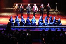 В Тбилиси с большим успехом прошел показ азербайджанского спектакля "Шюкрия" (ФОТО)