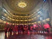 В Тбилиси с большим успехом прошел показ азербайджанского спектакля "Шюкрия" (ФОТО)