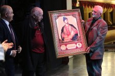 В Тбилиси с большим успехом прошел показ азербайджанского спектакля "Шюкрия" (ФОТО)