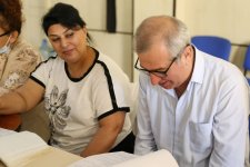 Кому из азербайджанок подойдет по размеру хрустальная туфелька (ФОТО)