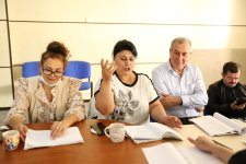 Кому из азербайджанок подойдет по размеру хрустальная туфелька (ФОТО)
