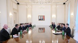 Президент Ильхам Алиев принял командующего Центральным командованием США (ФОТО/ВИДЕО)