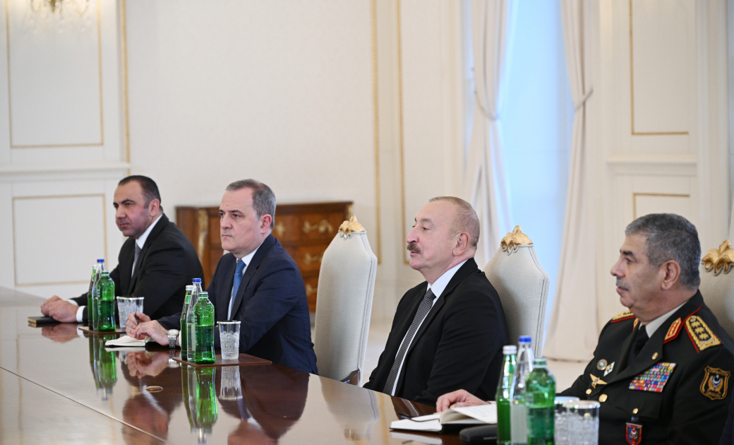 Президент Ильхам Алиев принял командующего Центральным командованием США (ФОТО/ВИДЕО)