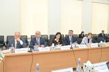 Состоялось очередное заседание Попечительского совета Турецко-Азербайджанского университета (ФОТО)