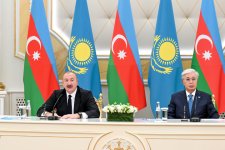Президент Ильхам Алиев и Президент Касым-Жомарт Токаев выступили с заявлениями для прессы (ФОТО)