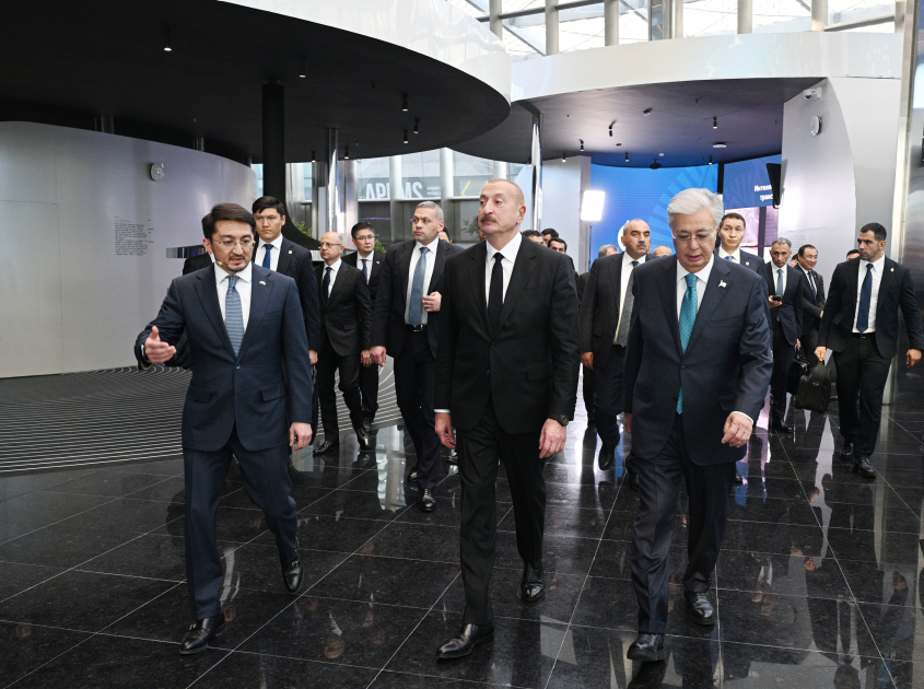 Президент Ильхам Алиев и Президент Касым-Жомарт Токаев посетили Международный центр искусственного интеллекта Alem.ai в Астане (ФОТО)