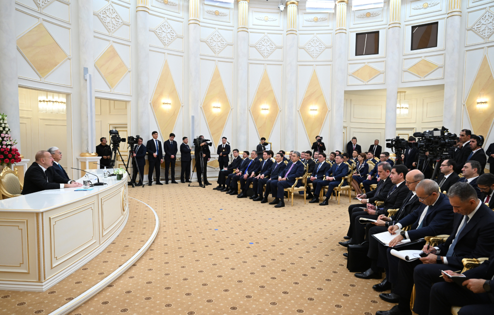 Президент Ильхам Алиев и Президент Касым-Жомарт Токаев выступили с заявлениями для прессы (ФОТО)