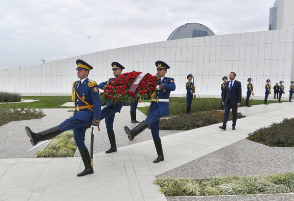 Глава МИД Эстонии посетил Парк Победы в Баку (ФОТО)