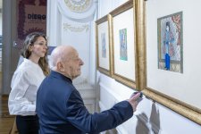 Искусство на марках: в Баку представили коллекцию к 200-летию Мирзы Гадима Иревани (ФОТО)