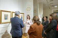 Искусство на марках: в Баку представили коллекцию к 200-летию Мирзы Гадима Иревани (ФОТО)