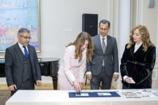 Искусство на марках: в Баку представили коллекцию к 200-летию Мирзы Гадима Иревани (ФОТО)