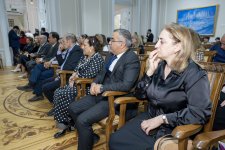 Искусство на марках: в Баку представили коллекцию к 200-летию Мирзы Гадима Иревани (ФОТО)