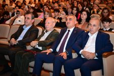 Спектаклем "Qürbətdən gələn məktublar" отмечен юбилей видного государственного деятеля Гасана Гасанова (ФОТО)