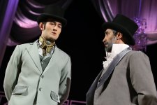 В Баку представлена премьера "Эмма" с атмосферой старой Англии - тонкий мир чувств и иронии (ФОТО)