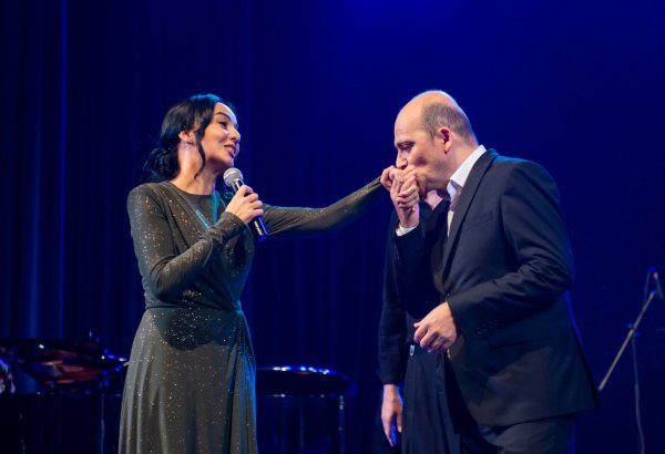 Осенняя ностальгия в Баку - трогательные интерпретации артистов (ФОТО)